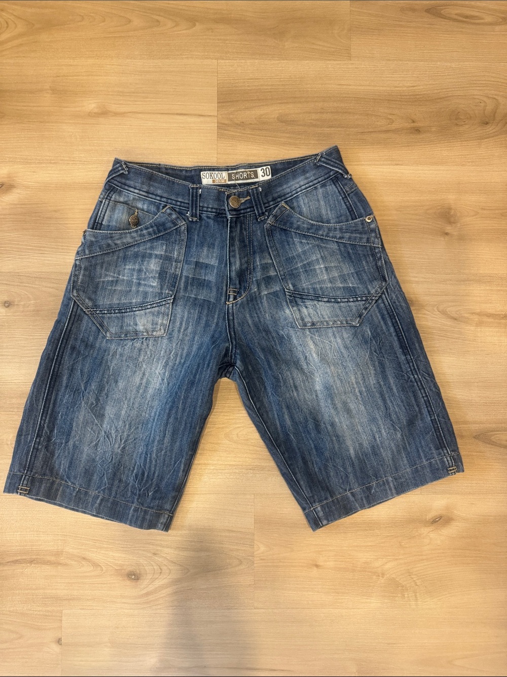 Men’s size 30 vintage Y2K SoKool distressed Washed Denim Jean Shorts Jorts